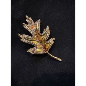 Vintage Beautiful LC Lauren Conrad Enamel Leaf Brooch